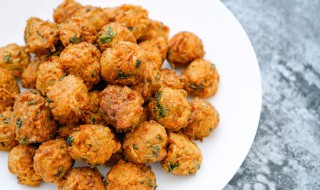 怎样炸肉丸子好吃 制作炸肉丸子的方法