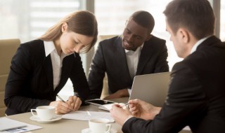 新人职场签合同注意事项 新人职场签合同需要注意如下情况