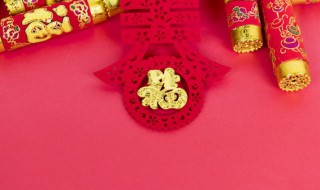 描写新年气氛的句子 有关新年气氛的句子示例