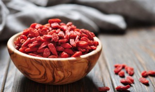 枸杞发黑变黏还能吃吗 枸杞发黑变黏还能不能吃