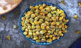 罗汉果煲菊花的方法 罗汉果煲菊花的方法简述