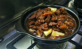 牛腩炖土豆的做法 加入什么辅料比较好吃