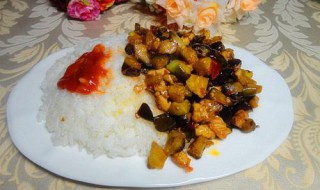 盖浇饭怎么做 香菇土豆肉末盖浇饭的做法