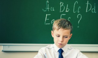 大学英语作文万能句子 有关英语的说说