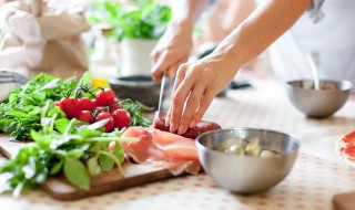 凉拌鲫鱼的做法步骤 凉拌鲫鱼的烹饪方法