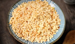 正宗花生碎的制作方法 开胃花生碎的家常制作方法分享