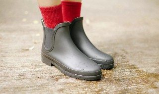 皮鞋下雨天可以穿吗 下雨天是否可以穿皮鞋