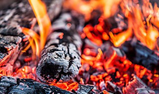 烧烤碳怎么快速引燃 烧烤碳超简单点燃方法分享