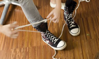 鞋带太长怎么系系鞋带方法 鞋带太长怎样系系鞋带方法