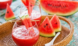 西瓜又甜又什么 西瓜又甜又什么呢