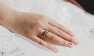 戒指戴每个手指有什么寓意 戴戒指的寓意含义介绍