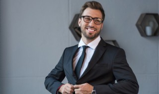 风度翩翩什么意思 风度翩翩的意思