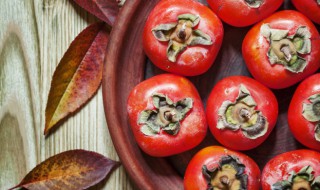 柿子和火龙果能不能一起吃 可以一起吃柿子和火龙果吗