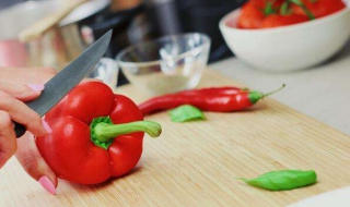 切辣椒辣手怎么办 四个厨房小妙招告诉你