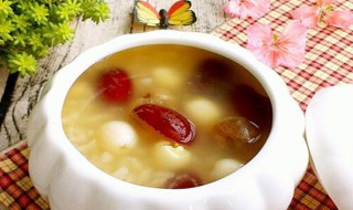 如何做桂圆莲子羹 桂圆莲子羹的做法