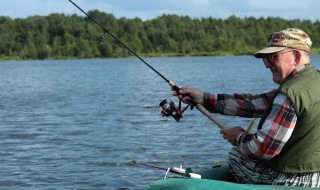 怎样钓翘嘴鱼 钓翘嘴鱼的注意事项