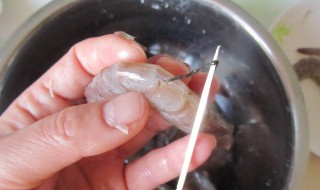 活剥虾线的方法 为什么要去除虾线