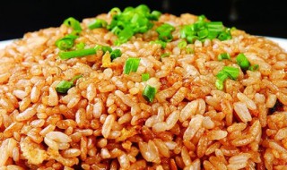 最简单的酱油炒饭 酱油炒饭的方法