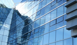 玻璃顽固水垢清除妙招 玻璃上的顽固水垢怎么去除