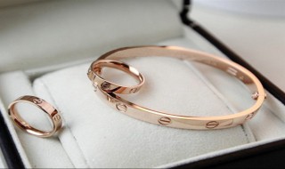 玫瑰金会显皮肤黑吗 玫瑰金会不会显皮肤黑