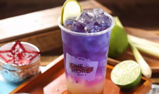 蝶豆花椰青杨梅冰饮的家常做法 蝶豆花椰青杨梅冰饮做法