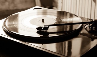 轻轻柔柔的想念在单恋的季节是什么歌 轻轻柔柔的想念在单恋的季节歌曲歌词