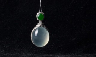 为什么翡翠比和田玉贵 翡翠比和田玉贵的原因