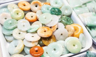 翡翠狗屎种是什么样子 什么是狗屎地翡翠