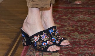 做梦找鞋怎么也找不到 做梦找鞋怎么也找不到是什么预兆