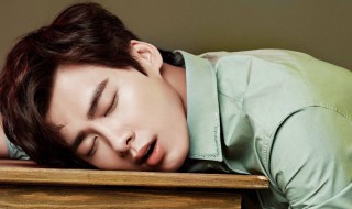 头疼脖子硬嘴流口水请问这是什么病 生活作息越来越重要