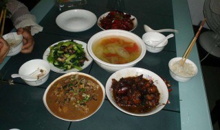 十种隔夜菜不能吃 容易得病