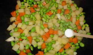 土豆毛豆的做法 味道一级棒