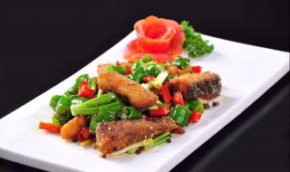 怎么做小炒鱼 好吃又简单的哦