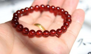 男孩孩带什么石榴石好 石榴石饰品有哪些作用