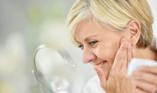 教你如何减少脸上的皱纹 怎样消除脸上的皱纹