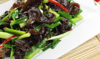 木耳拌小葱怎么做 做木耳拌小葱的步骤