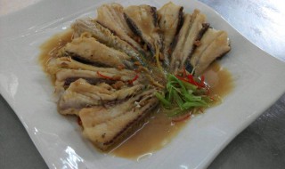 鱼不用煎怎么做 不用油煎怎样炖鱼好吃