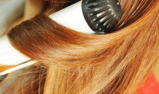 如何做湿卷发棒 做湿卷发棒的方法