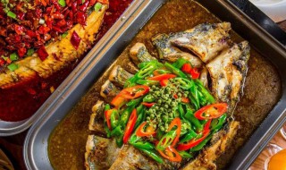 家庭烤箱做烤鱼的步骤 家庭烤箱做烤鱼的做法与步骤