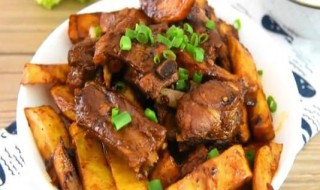 排骨烧土豆怎么做 排骨烧土豆的做法