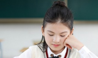 接天莲叶无穷碧映日荷花别样红的意思 这句诗的含义