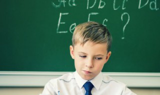 横看成岭侧成峰的意思 诗句横看成岭侧成峰的翻译