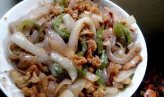 洋葱炒鸡块怎么做好吃 洋葱炒鸡块如何做好吃