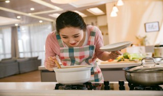 干鲍鱼花胶鸡汤怎么做 干鲍鱼花胶鸡汤的做法