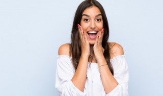 一惊一乍是什么意思 一惊一乍的意思介绍