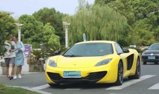 车顶放饮料什么意思 车顶放饮料的意思是