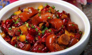 红烧猪脚简单做法大全 又美味又好吃的红烧猪脚的做法