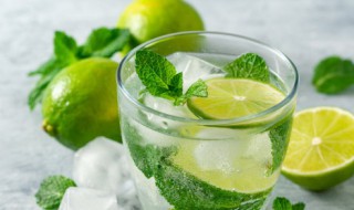 柠檬片怎么泡水 柠檬片泡水的方法