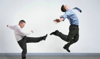 梦见遭领导排挤打压预示什么 梦见自己被领导排挤意味着什么