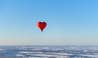 热气球为什么可以升向高空 热气球可以升向高空的原因是什么